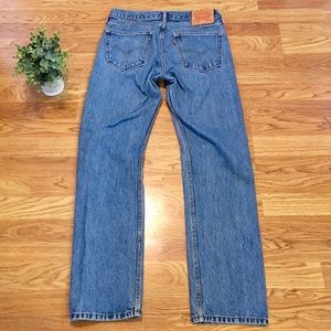 Vintage Levi's 505 mom jean, medium wash, W32 L32